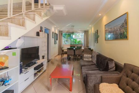 Casa à venda com 114m², 3 quartos e 1 vaga
