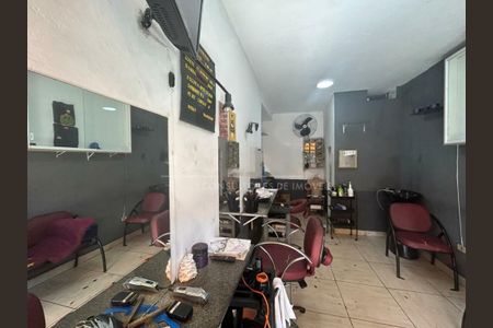 Casa à venda com 228m², 3 quartos e 2 vagas