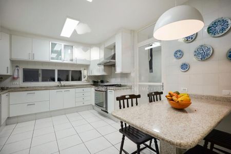 Casa à venda com 530m², 3 quartos e 2 vagas