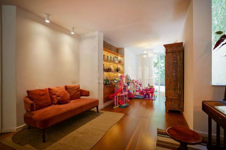 Casa à venda com 3 quartos, 530m² em Jardim Vitoria Regia, São Paulo