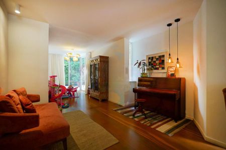 Casa à venda com 530m², 3 quartos e 2 vagas