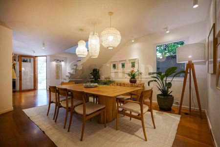 Casa à venda com 530m², 3 quartos e 2 vagas