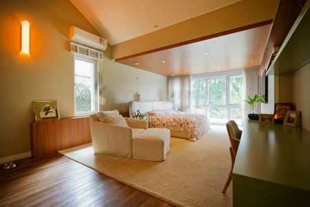 Casa à venda com 530m², 3 quartos e 2 vagas
