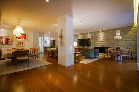 Casa à venda com 530m², 3 quartos e 2 vagas