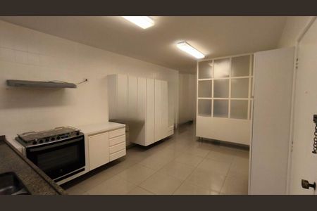 Apartamento à venda com 296m², 4 quartos e 4 vagas