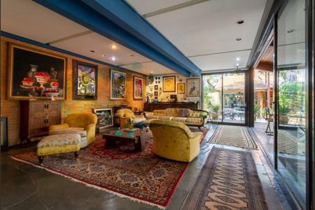 Casa à venda com 900m², 6 quartos e sem vaga