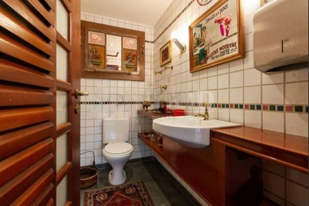 Casa à venda com 900m², 6 quartos e sem vaga