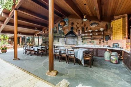 Casa à venda com 6 quartos, 900m² em Granja Julieta, São Paulo