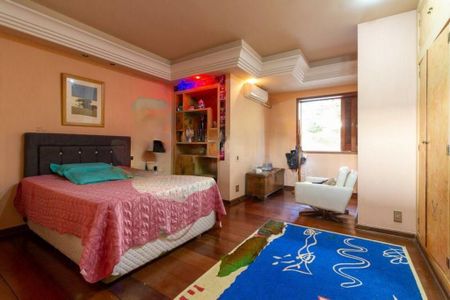 Casa à venda com 900m², 6 quartos e sem vaga
