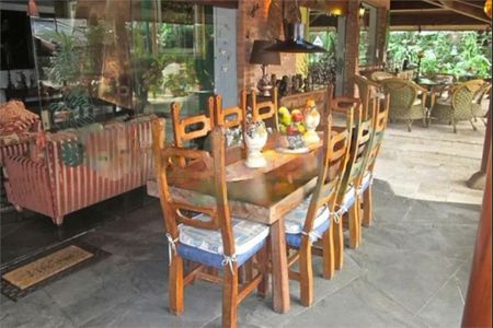 Casa à venda com 900m², 6 quartos e sem vaga