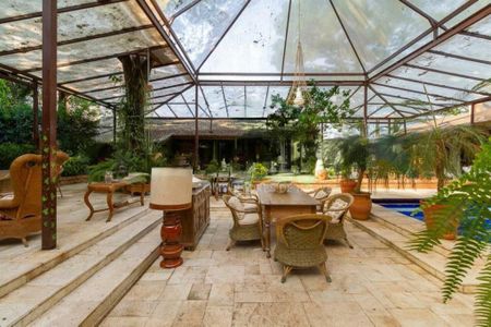 Casa à venda com 900m², 6 quartos e sem vaga