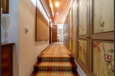 Casa à venda com 6 quartos, 900m² em Granja Julieta, São Paulo