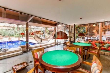Casa à venda com 6 quartos, 900m² em Granja Julieta, São Paulo