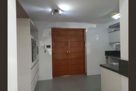Casa à venda com 97m², 2 quartos e 1 vaga