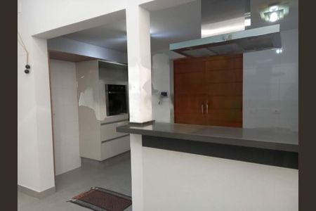 Casa à venda com 97m², 2 quartos e 1 vaga