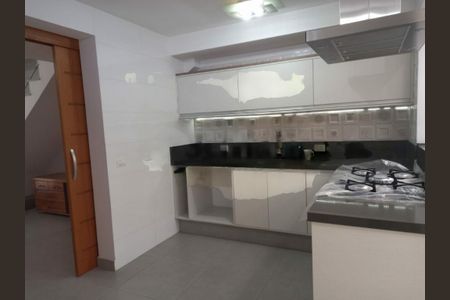 Casa à venda com 97m², 2 quartos e 1 vaga