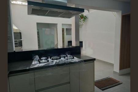 Casa à venda com 97m², 2 quartos e 1 vaga