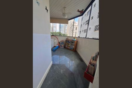 Apartamento à venda com 220m², 4 quartos e 3 vagas
