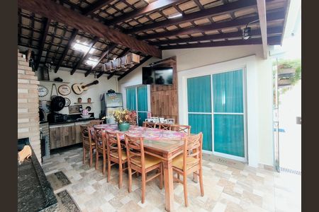 Casa de condomínio à venda com 110m², 3 quartos e 2 vagas