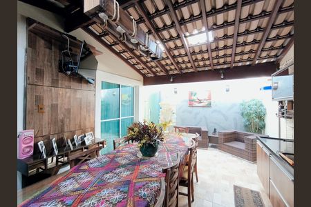 Casa de condomínio à venda com 110m², 3 quartos e 2 vagas