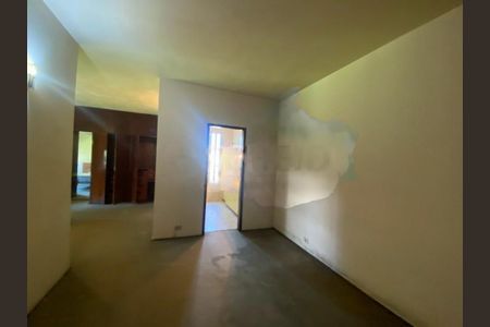 Casa à venda com 3 quartos, 300m² em Jardim Santa Helena, São Paulo