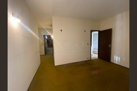 Casa à venda com 3 quartos, 300m² em Jardim Santa Helena, São Paulo