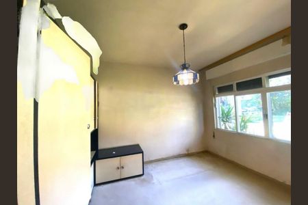 Casa à venda com 3 quartos, 300m² em Jardim Santa Helena, São Paulo