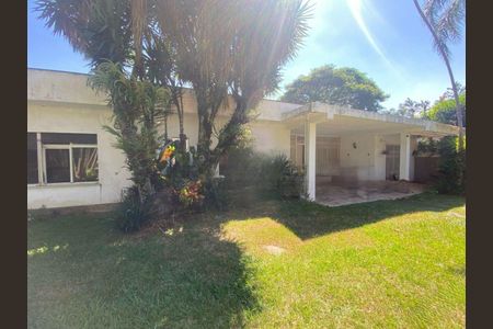 Casa à venda com 3 quartos, 300m² em Jardim Santa Helena, São Paulo