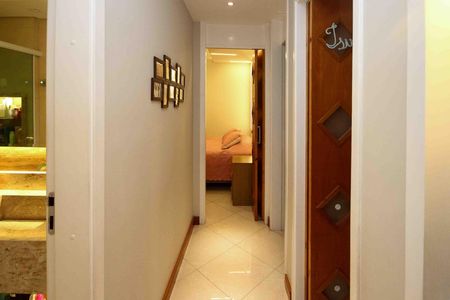 Apartamento à venda com 70m², 3 quartos e 1 vaga Apartamento à venda com 70m², 3 quartos e 1 vagaCorredor