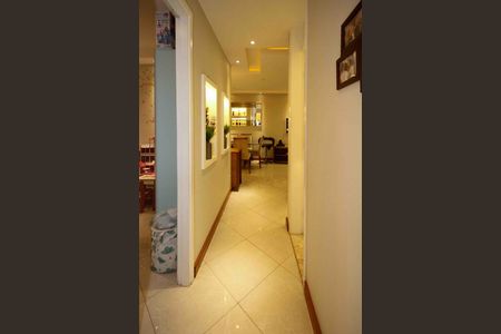 Apartamento à venda com 70m², 3 quartos e 1 vaga Apartamento à venda com 70m², 3 quartos e 1 vagaCorredor