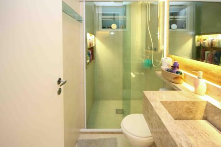 Apartamento à venda com 70m², 3 quartos e 1 vaga Apartamento à venda com 70m², 3 quartos e 1 vagaBanheiro Social