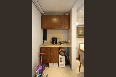 Apartamento à venda com 70m², 3 quartos e 1 vaga Apartamento à venda com 70m², 3 quartos e 1 vagaVaranda