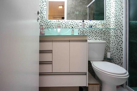 Apartamento à venda com 70m², 3 quartos e 1 vaga Apartamento à venda com 70m², 3 quartos e 1 vagaBanheiro da Suite
