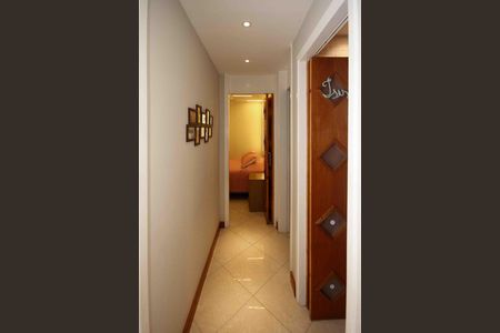 Apartamento à venda com 70m², 3 quartos e 1 vaga Apartamento à venda com 70m², 3 quartos e 1 vagaCorredor