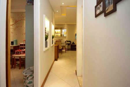 Apartamento à venda com 70m², 3 quartos e 1 vaga Apartamento à venda com 70m², 3 quartos e 1 vagaCorredor