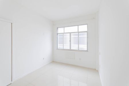 Apartamento para alugar com 65m², 2 quartos e 1 vagaSuíte
