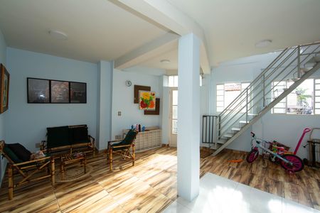 SALA de casa à venda com 2 quartos, 90m² em Betânia, Belo Horizonte