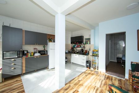 SALA de casa à venda com 2 quartos, 90m² em Betânia, Belo Horizonte
