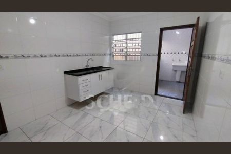 Casa à venda com 2 quartos, 142m² em Cidade Domitila, São Paulo