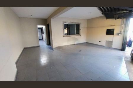 Casa à venda com 2 quartos, 142m² em Cidade Domitila, São Paulo