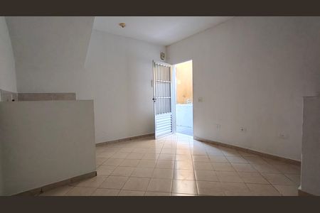 Casa para alugar com 1 quarto, 20m² em Vila Francos, São Paulo
