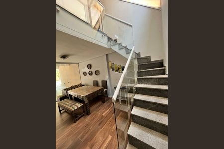 Casa à venda com 175m², 3 quartos e 4 vagas