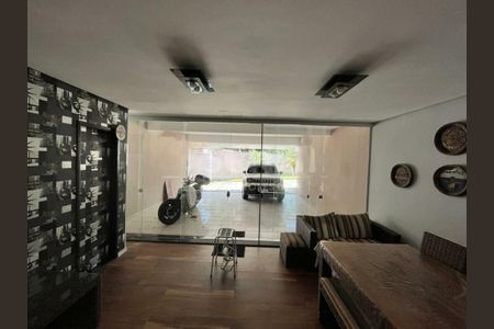 Casa à venda com 175m², 3 quartos e 4 vagas