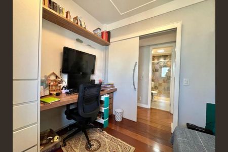 Apartamento à venda com 75m², 2 quartos e 3 vagas