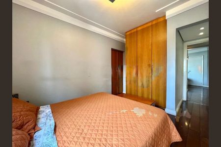 Apartamento à venda com 75m², 2 quartos e 3 vagas