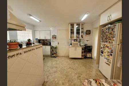 Casa à venda com 282m², 4 quartos e 4 vagas