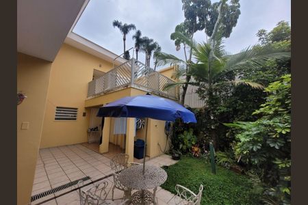 Casa à venda com 282m², 4 quartos e 4 vagas