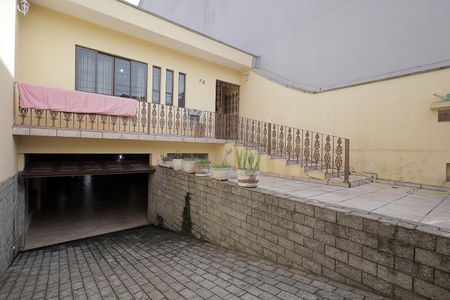 Casa à venda com 290m², 3 quartos e 5 vagas Casa à venda com 290m², 3 quartos e 5 vagasFachada