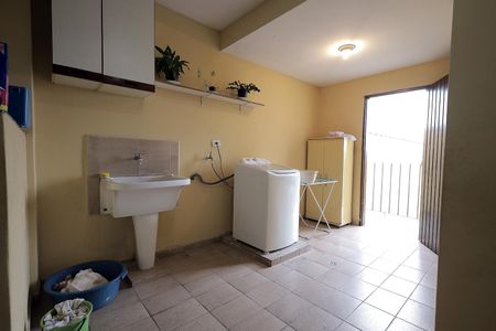 Casa à venda com 290m², 3 quartos e 5 vagas Casa à venda com 290m², 3 quartos e 5 vagasÁrea de Serviço