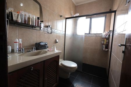 Casa à venda com 290m², 3 quartos e 5 vagas Casa à venda com 290m², 3 quartos e 5 vagasBanheiro Suíte